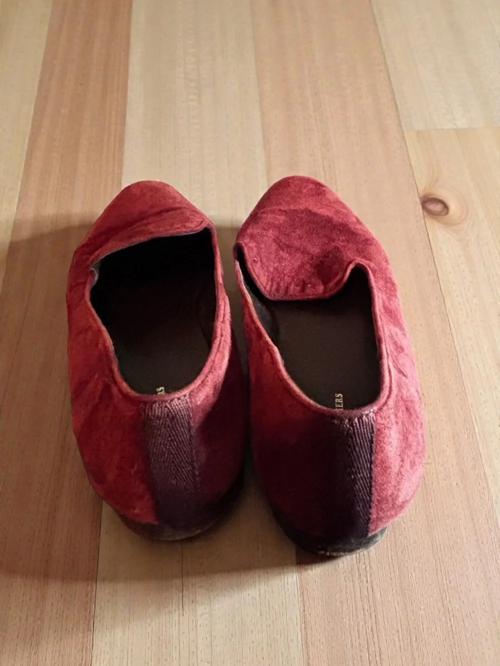 Brooks Brothers Women's Burgundy Velvet Slip-Ons Size 9.5